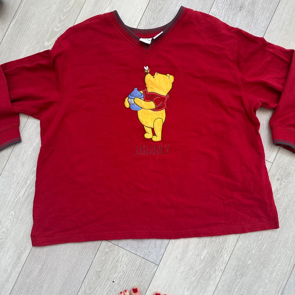 Disney Winnie the Pooh red v neck pullover vintage sweatshirt xl embroidered